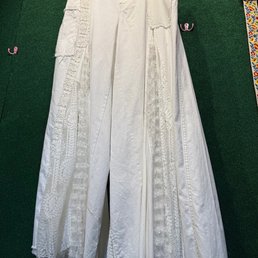 🔥160 NWT BlueVelvet Wide Leg Lace/Crochet Pant